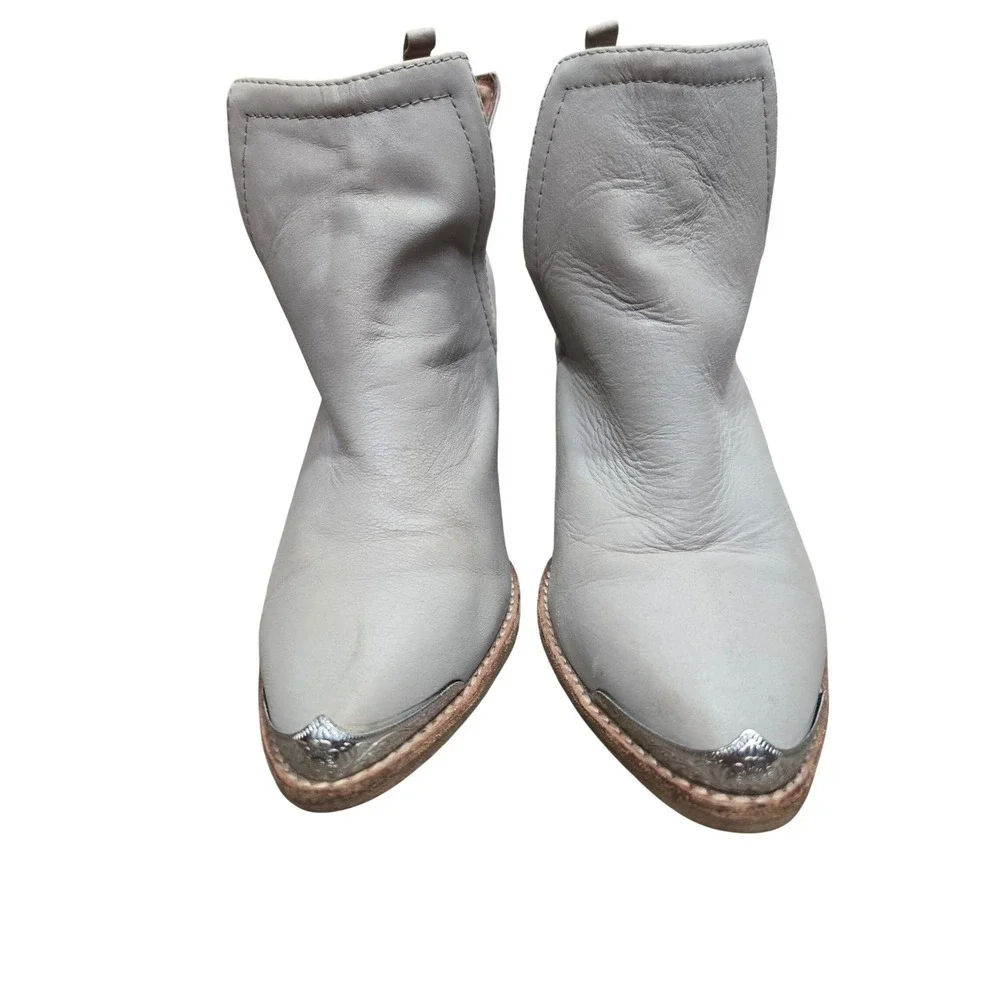 Jeffrey Campbell Taupe Leather Western Ankle Boots Metal Tip Size 8 FLAWS Rodeo